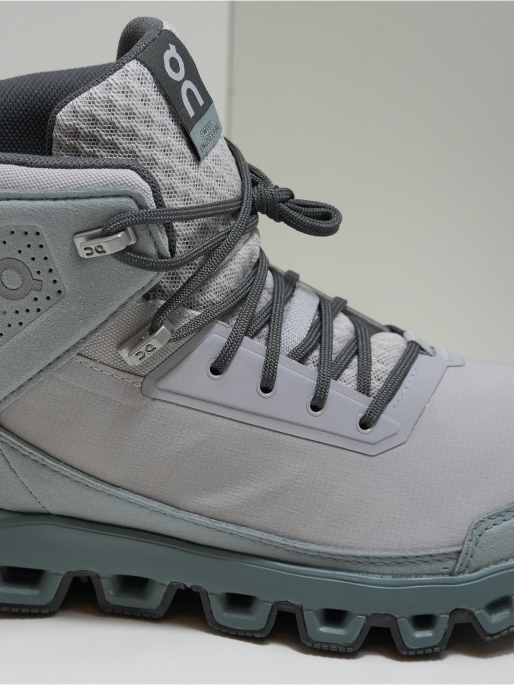 On Cloud Mid-Top Women's Trail Sneakers - Light Gray with Seafoam Sole - Picture 4 of 6